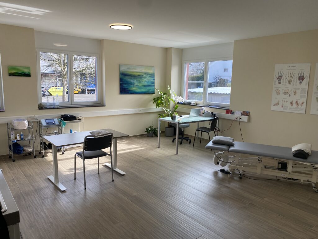 Behandlungsraum der Ergotherapie-Praxis in Zeiningen